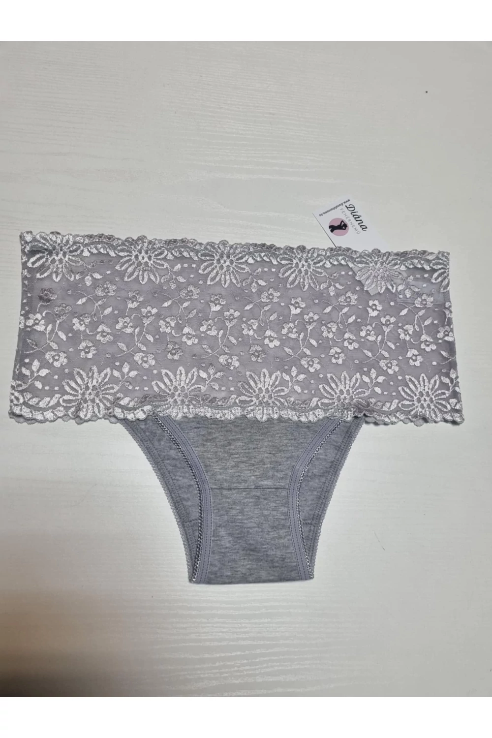 Magas esésű pamut női alsó széles csipkével